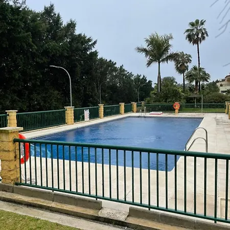 2 Bedroom Flat With Stunning Terrace & View Apartment *