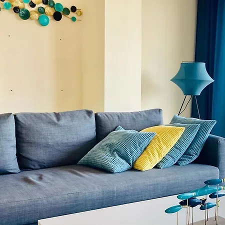 Lejlighed 2 Bedroom Flat With Stunning Terrace & View *
