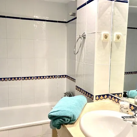 2 Bedroom Flat With Stunning Terrace & View