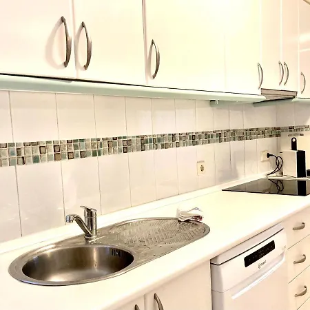 2 Bedroom Flat With Stunning Terrace & View Lejlighed *